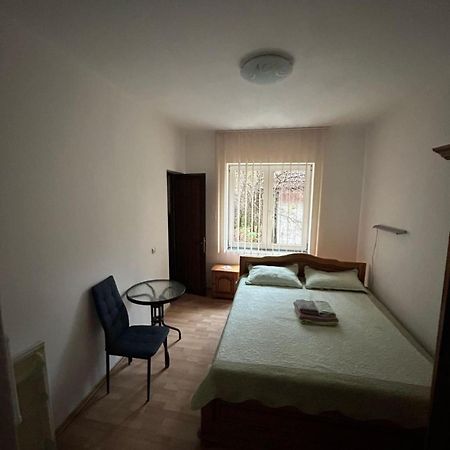 Отель Casa Rosa Бэи­ле-Олэ­неш­ти Экстерьер фото