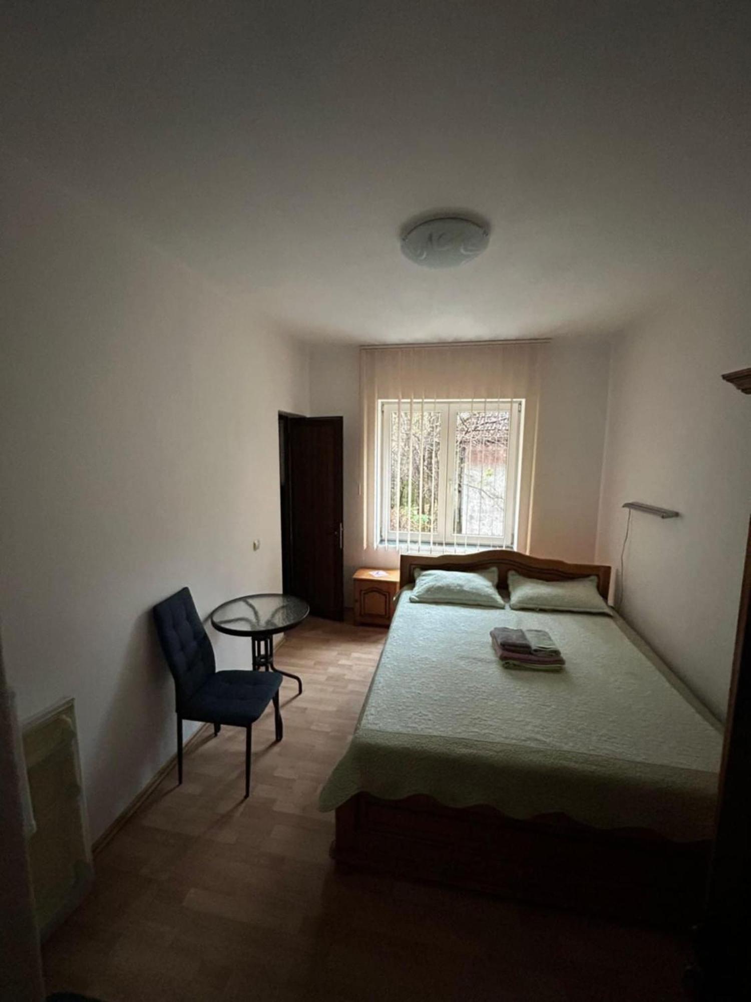Отель Casa Rosa Бэи­ле-Олэ­неш­ти Экстерьер фото